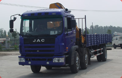 江淮小三軸隨車起重運(yùn)輸車圖片