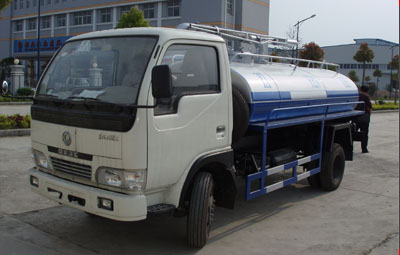 東風(fēng)金霸吸糞車圖片