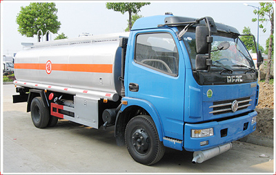 東風(fēng)多利卡加油車