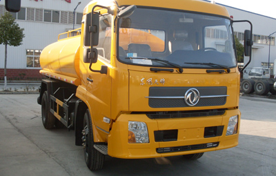 東風(fēng)天錦運(yùn)油車