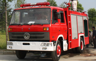 東風145水罐/泡沫消防車(5噸)